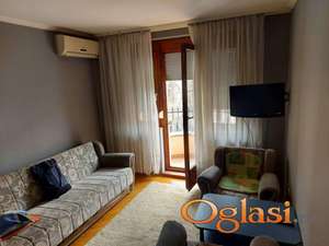 NAMEŠTENA GARSONJERA U CARA DUŠANA 260 EVRA